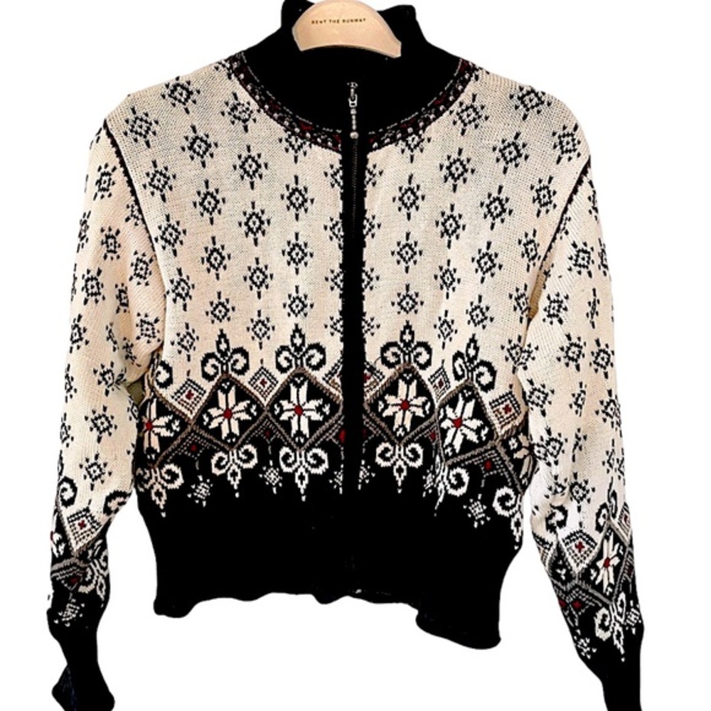 Vintage Icelandic Design Zip Up Snowflake Sweater